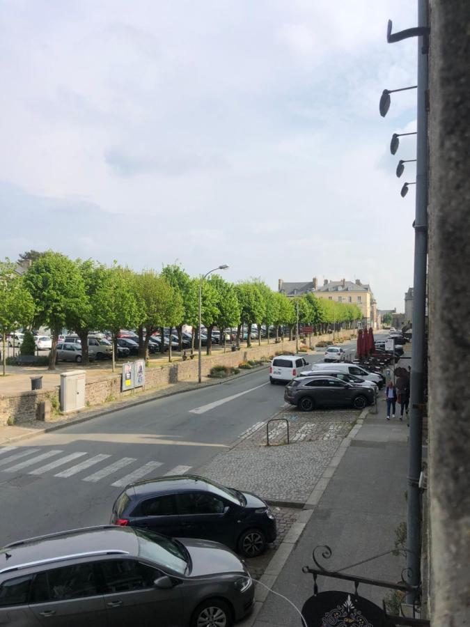 L'Aparthé - Appart cosy avec vue sur la place du marché Dinan Extérieur photo